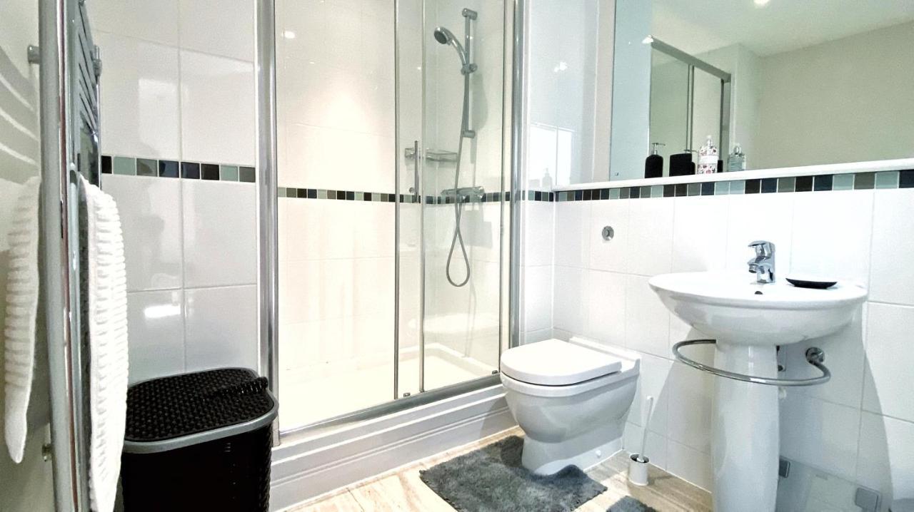 Artistic And Luxurious Apt With Sea View. Beach Side Swansea Exterior foto